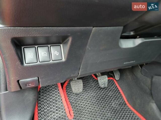 Тойота Ярис 2018 в Харькове на Automoto.ua Красный Тойота Ярис, объемом двигателя 1 л и пробегом 21 тыс. км за 10500 $, фото 59 на Automoto.ua