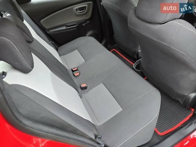 Тойота Ярис 2018 в Харькове на Automoto.ua Красный Тойота Ярис, объемом двигателя 1 л и пробегом 21 тыс. км за 10500 $, фото 51 на Automoto.ua