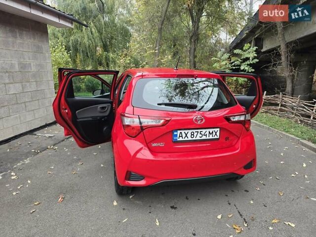 Тойота Ярис 2018 в Харькове на Automoto.ua Красный Тойота Ярис, объемом двигателя 1 л и пробегом 21 тыс. км за 10500 $, фото 1 на Automoto.ua