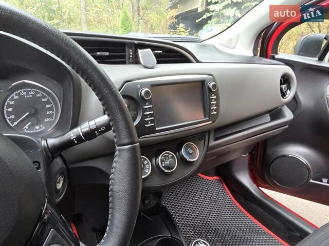 Тойота Ярис 2018 в Харькове на Automoto.ua Красный Тойота Ярис, объемом двигателя 1 л и пробегом 21 тыс. км за 10500 $, фото 16 на Automoto.ua
