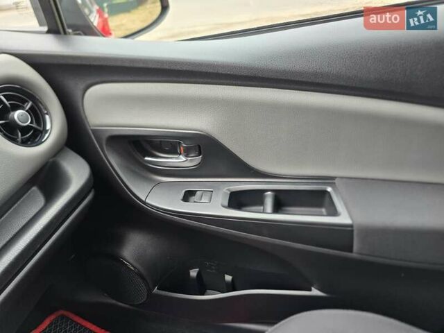 Тойота Ярис 2018 в Харькове на Automoto.ua Красный Тойота Ярис, объемом двигателя 1 л и пробегом 21 тыс. км за 10500 $, фото 61 на Automoto.ua