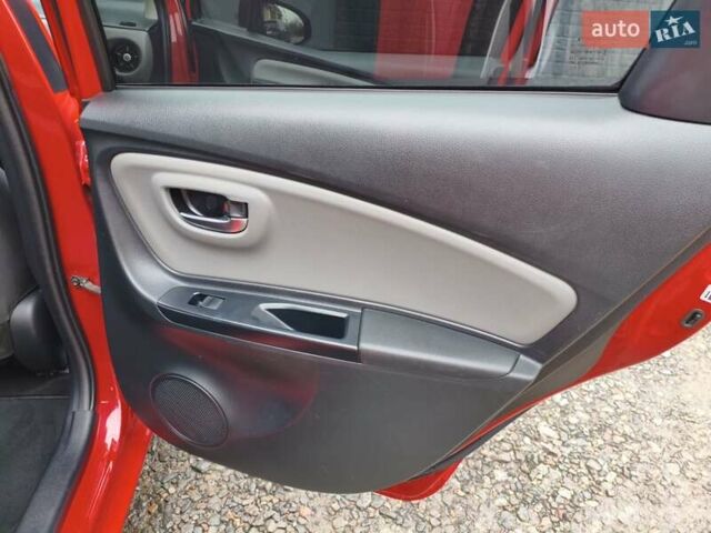 Красный Тойота Ярис, объемом двигателя 1.5 л и пробегом 63 тыс. км за 14350 $, фото 17 на Automoto.ua