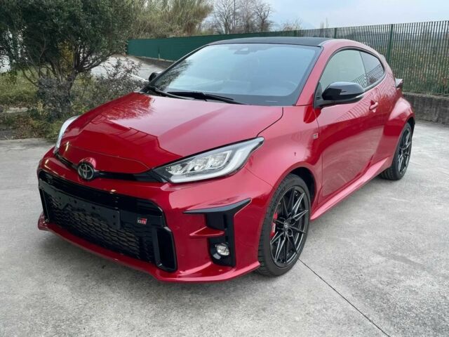 Красный Тойота Ярис, объемом двигателя 1.6 л и пробегом 18 тыс. км за 6500 $, фото 2 на Automoto.ua