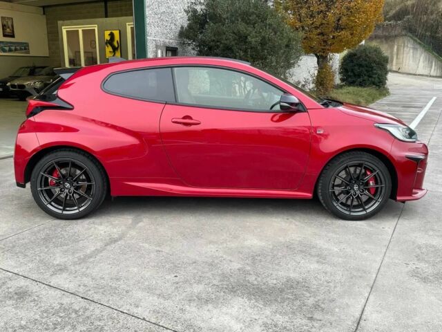 Красный Тойота Ярис, объемом двигателя 1.6 л и пробегом 18 тыс. км за 6500 $, фото 7 на Automoto.ua