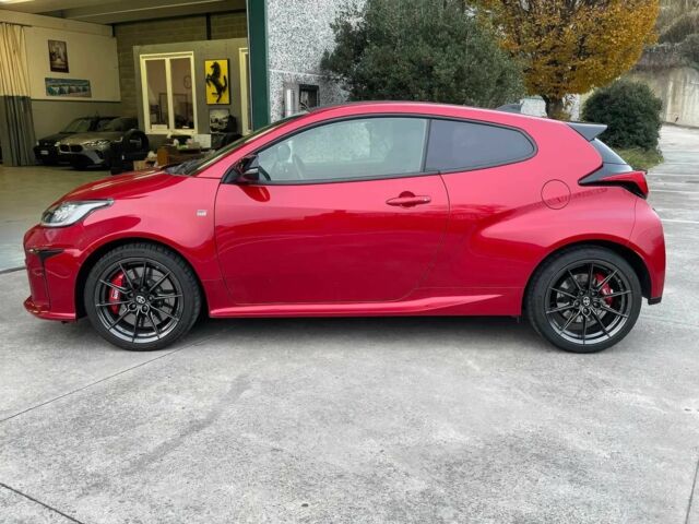 Красный Тойота Ярис, объемом двигателя 1.6 л и пробегом 18 тыс. км за 6500 $, фото 3 на Automoto.ua