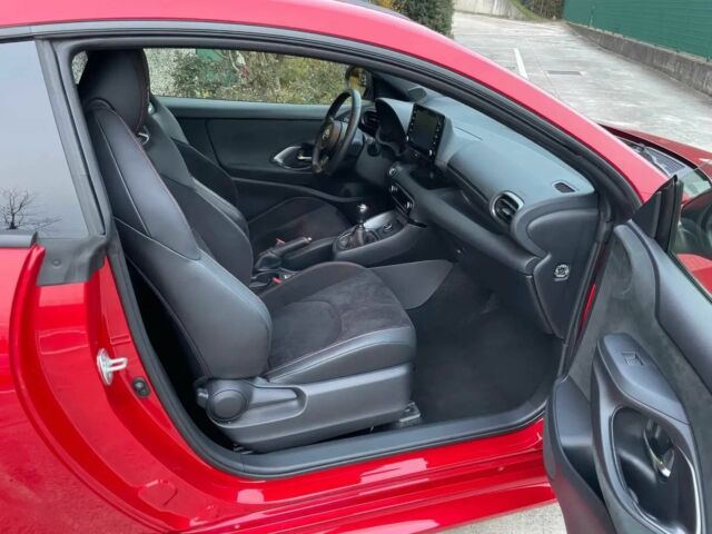 Красный Тойота Ярис, объемом двигателя 1.6 л и пробегом 18 тыс. км за 6500 $, фото 10 на Automoto.ua