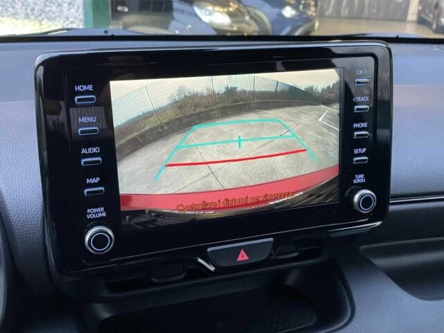 Красный Тойота Ярис, объемом двигателя 1.6 л и пробегом 18 тыс. км за 6500 $, фото 12 на Automoto.ua