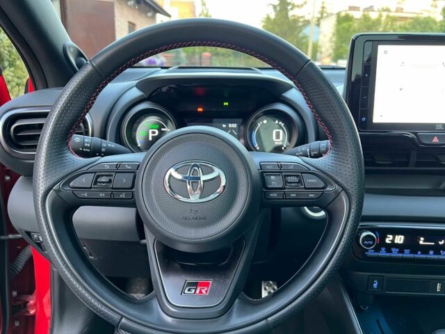 Тойота Яріс 2023 у Ужгороді на Automoto.ua Червоний Тойота Яріс, об'ємом двигуна 1.5 л та пробігом 30 тис. км за 11000 $, фото 9 на Automoto.ua