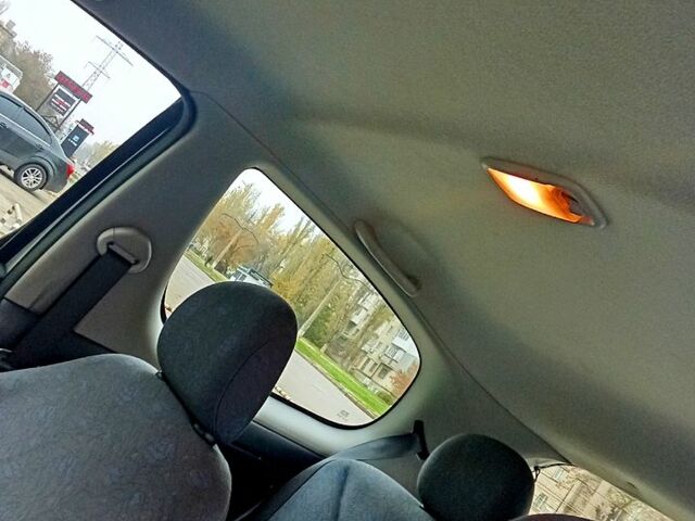 Тойота Ярис, объемом двигателя 1 л и пробегом 0 тыс. км за 1900 $, фото 5 на Automoto.ua