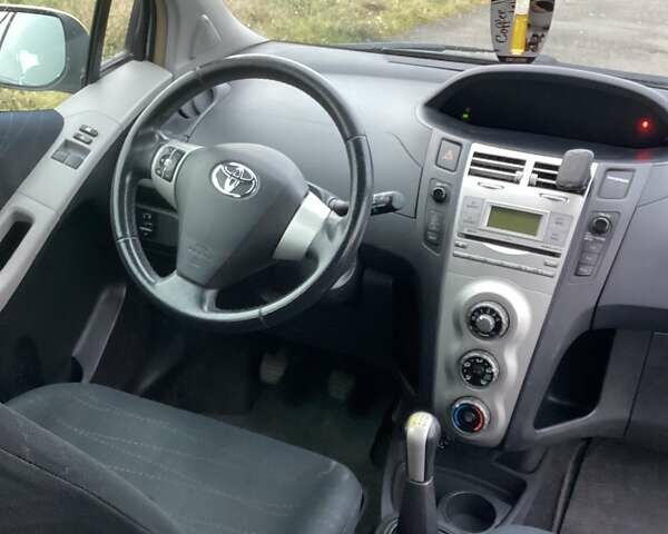 Тойота Яріс, об'ємом двигуна 1.3 л та пробігом 238 тис. км за 5539 $, фото 4 на Automoto.ua