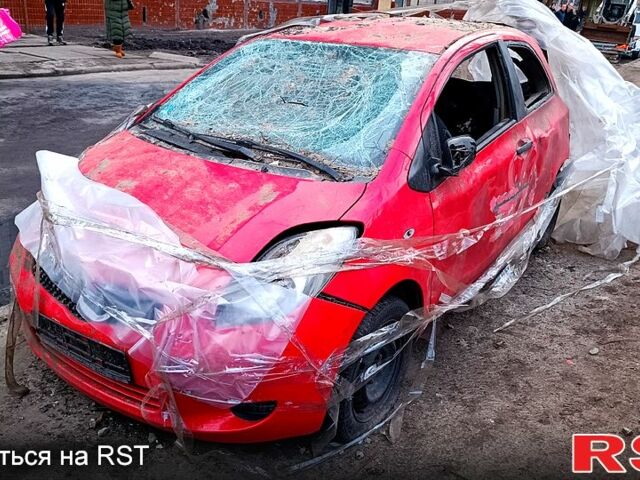 Тойота Яріс, об'ємом двигуна 1 л та пробігом 263 тис. км за 2000 $, фото 2 на Automoto.ua