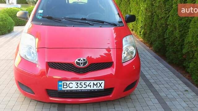 Тойота Ярис, объемом двигателя 1 л и пробегом 182 тыс. км за 4300 $, фото 1 на Automoto.ua