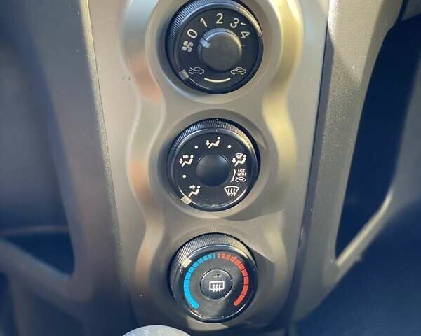 Тойота Ярис, объемом двигателя 1 л и пробегом 182 тыс. км за 4300 $, фото 9 на Automoto.ua