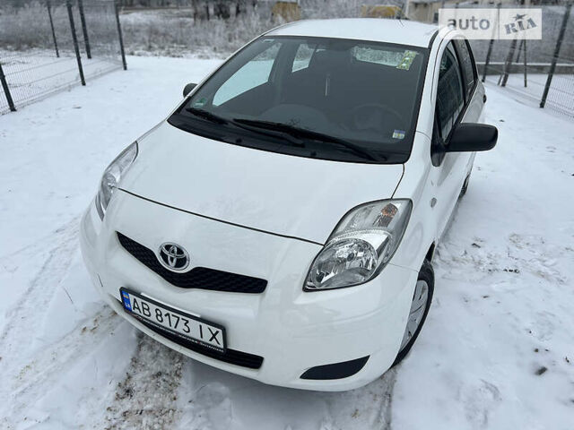 Тойота Яріс, об'ємом двигуна 1 л та пробігом 198 тис. км за 4850 $, фото 3 на Automoto.ua