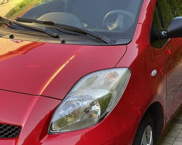 Тойота Ярис, объемом двигателя 1 л и пробегом 182 тыс. км за 4300 $, фото 3 на Automoto.ua