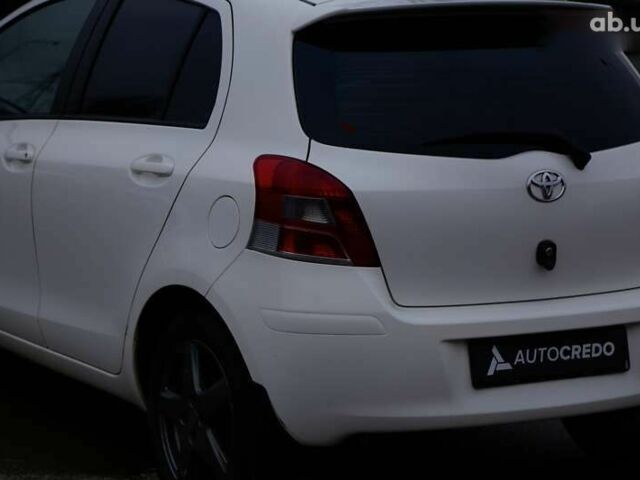 Тойота Ярис, объемом двигателя 1.3 л и пробегом 178 тыс. км за 6100 $, фото 3 на Automoto.ua