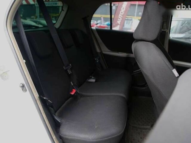 Тойота Ярис, объемом двигателя 1.3 л и пробегом 178 тыс. км за 6100 $, фото 9 на Automoto.ua