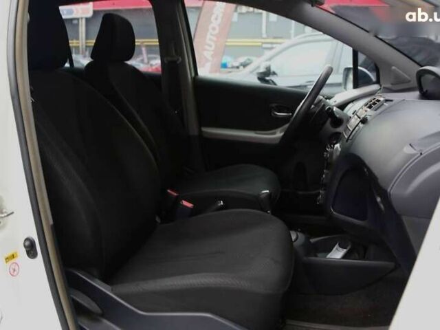 Тойота Ярис, объемом двигателя 1.3 л и пробегом 178 тыс. км за 6100 $, фото 10 на Automoto.ua