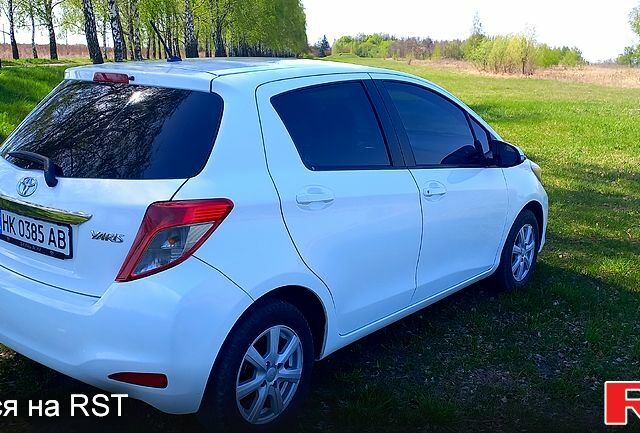 Тойота Ярис, объемом двигателя 1.3 л и пробегом 234 тыс. км за 7400 $, фото 2 на Automoto.ua