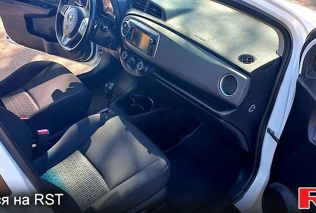 Тойота Ярис, объемом двигателя 1.3 л и пробегом 234 тыс. км за 7400 $, фото 4 на Automoto.ua