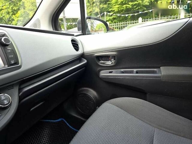 Тойота Яріс, об'ємом двигуна 0 л та пробігом 162 тис. км за 10000 $, фото 12 на Automoto.ua