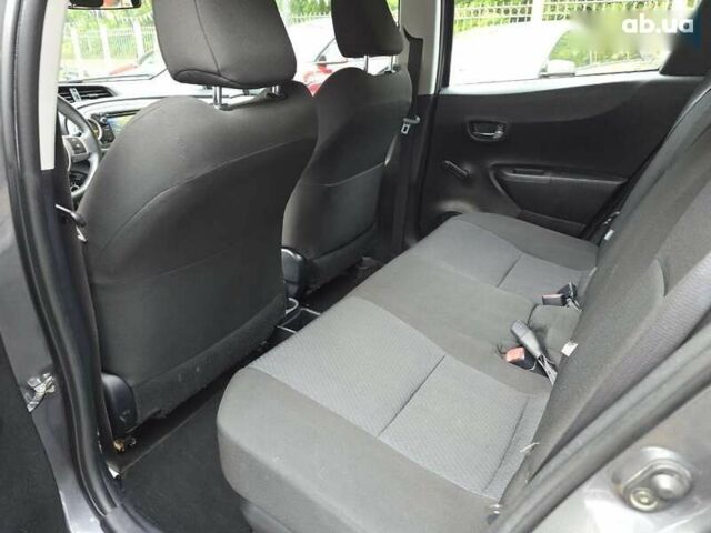 Тойота Яріс, об'ємом двигуна 0 л та пробігом 162 тис. км за 10000 $, фото 13 на Automoto.ua