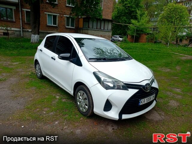 Тойота Ярис, объемом двигателя 1.3 л и пробегом 220 тыс. км за 9000 $, фото 2 на Automoto.ua