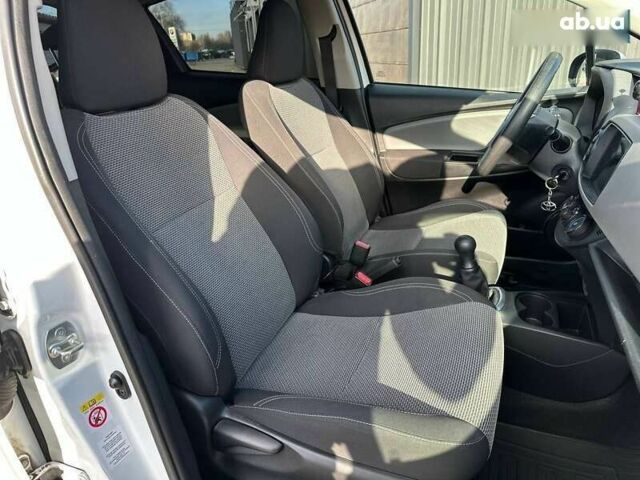 Тойота Яріс, об'ємом двигуна 1 л та пробігом 59 тис. км за 9850 $, фото 21 на Automoto.ua