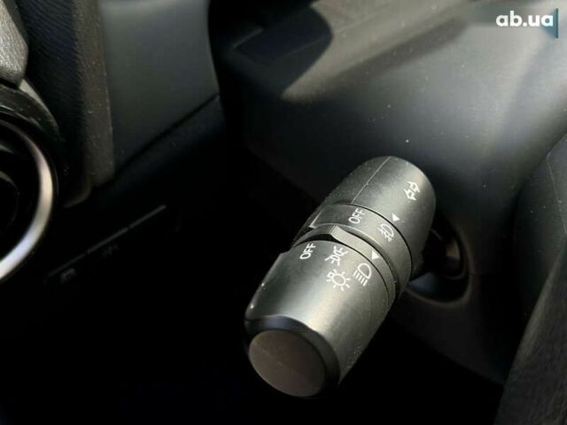 Тойота Ярис, объемом двигателя 1.5 л и пробегом 85 тыс. км за 13600 $, фото 16 на Automoto.ua