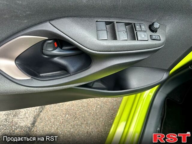 Тойота Ярис, объемом двигателя 1.5 л и пробегом 129 тыс. км за 18200 $, фото 3 на Automoto.ua