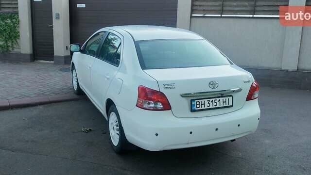 Тойота Ярис, объемом двигателя 1.5 л и пробегом 116 тыс. км за 5600 $, фото 2 на Automoto.ua