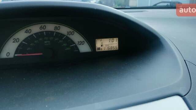 Тойота Ярис, объемом двигателя 1.5 л и пробегом 116 тыс. км за 5600 $, фото 11 на Automoto.ua