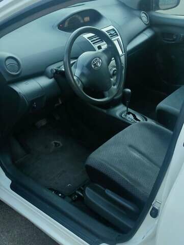 Тойота Ярис, объемом двигателя 1.5 л и пробегом 116 тыс. км за 5600 $, фото 5 на Automoto.ua