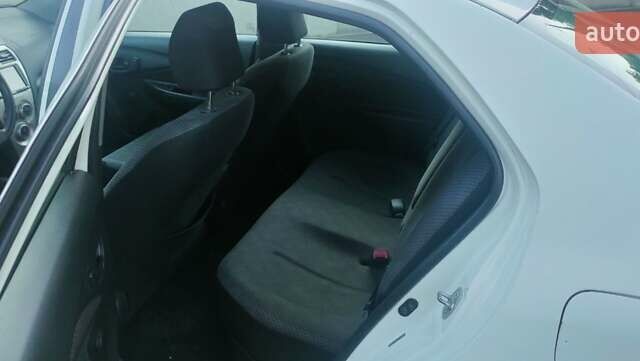 Тойота Ярис, объемом двигателя 1.5 л и пробегом 116 тыс. км за 5600 $, фото 9 на Automoto.ua