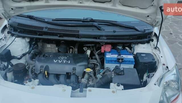 Тойота Ярис, объемом двигателя 1.5 л и пробегом 116 тыс. км за 5600 $, фото 12 на Automoto.ua