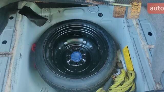 Тойота Ярис, объемом двигателя 1.5 л и пробегом 116 тыс. км за 5600 $, фото 6 на Automoto.ua