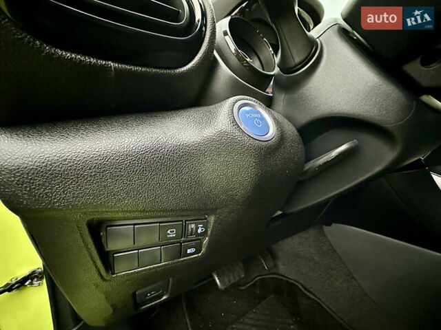 Желтый Тойота Ярис, объемом двигателя 1.5 л и пробегом 120 тыс. км за 16400 $, фото 11 на Automoto.ua