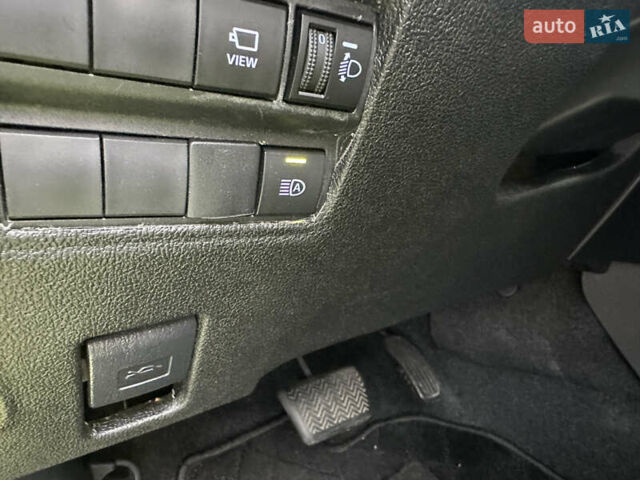 Тойота Ярис 2021 в Киеве на Automoto.ua Желтый Тойота Ярис, объемом двигателя 1.5 л и пробегом 129 тыс. км за 17500 $, фото 12 на Automoto.ua