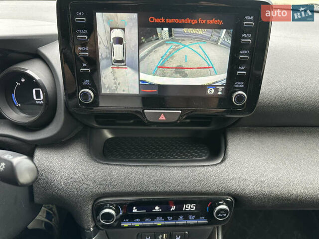 Тойота Ярис 2021 в Киеве на Automoto.ua Желтый Тойота Ярис, объемом двигателя 1.5 л и пробегом 129 тыс. км за 17500 $, фото 20 на Automoto.ua