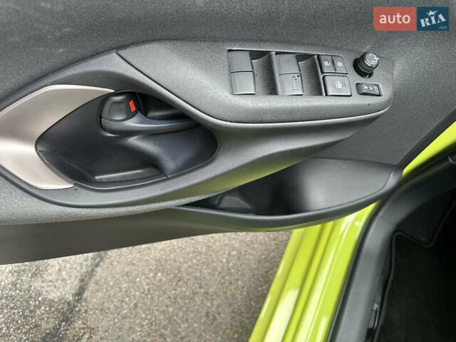 Тойота Ярис 2021 в Киеве на Automoto.ua Желтый Тойота Ярис, объемом двигателя 1.5 л и пробегом 129 тыс. км за 17500 $, фото 9 на Automoto.ua