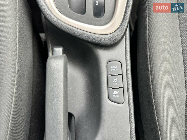 Тойота Ярис 2021 в Киеве на Automoto.ua Желтый Тойота Ярис, объемом двигателя 1.5 л и пробегом 129 тыс. км за 17500 $, фото 18 на Automoto.ua