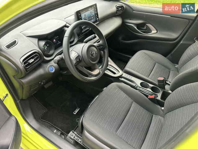 Тойота Ярис 2021 в Киеве на Automoto.ua Желтый Тойота Ярис, объемом двигателя 1.5 л и пробегом 129 тыс. км за 17500 $, фото 10 на Automoto.ua