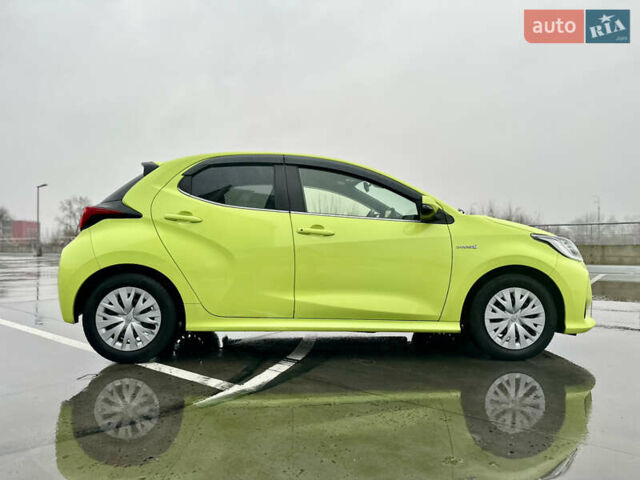 Желтый Тойота Ярис, объемом двигателя 1.5 л и пробегом 120 тыс. км за 16400 $, фото 4 на Automoto.ua