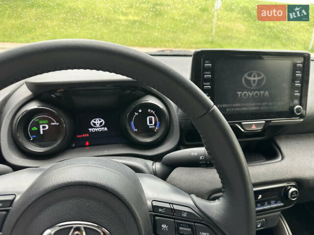 Тойота Ярис 2021 в Киеве на Automoto.ua Желтый Тойота Ярис, объемом двигателя 1.5 л и пробегом 129 тыс. км за 17500 $, фото 30 на Automoto.ua