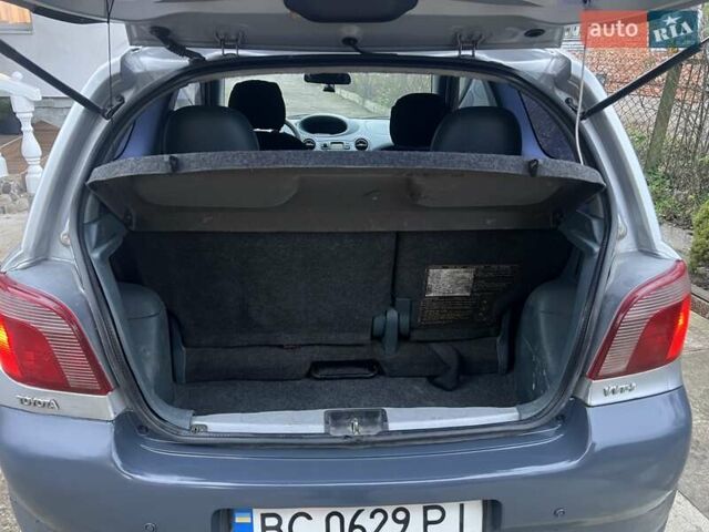 Серый Тойота Ярис, объемом двигателя 1 л и пробегом 250 тыс. км за 2299 $, фото 12 на Automoto.ua