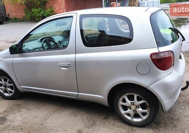 Тойота Яріс 2000 у Києві на Automoto.ua Сірий Тойота Яріс, об'ємом двигуна 1.3 л та пробігом 199 тис. км за 3500 $, фото 2 на Automoto.ua