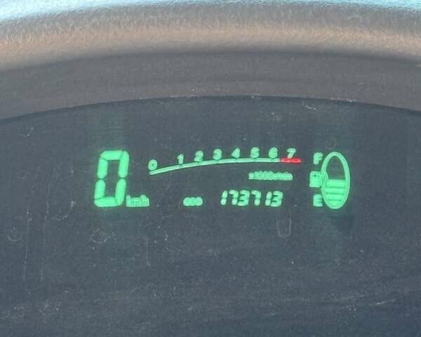 Серый Тойота Ярис, объемом двигателя 1 л и пробегом 173 тыс. км за 3800 $, фото 12 на Automoto.ua