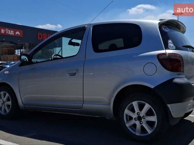 Сірий Тойота Яріс, об'ємом двигуна 1 л та пробігом 253 тис. км за 2900 $, фото 2 на Automoto.ua