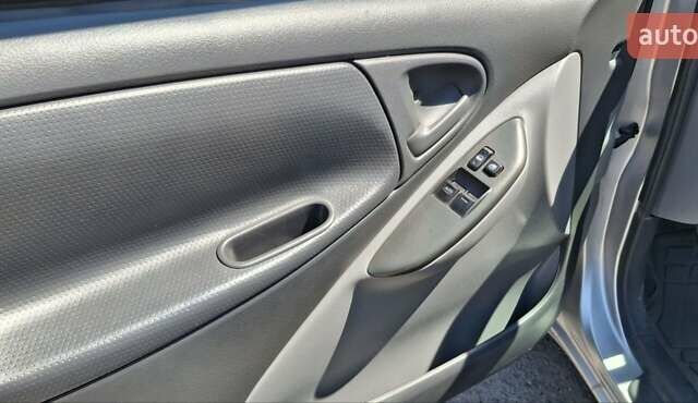 Сірий Тойота Яріс, об'ємом двигуна 1 л та пробігом 253 тис. км за 2900 $, фото 13 на Automoto.ua