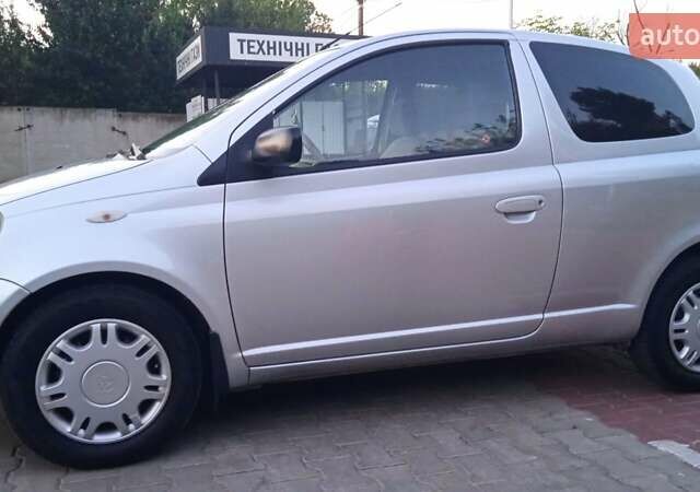 Серый Тойота Ярис, объемом двигателя 1 л и пробегом 210 тыс. км за 3500 $, фото 29 на Automoto.ua